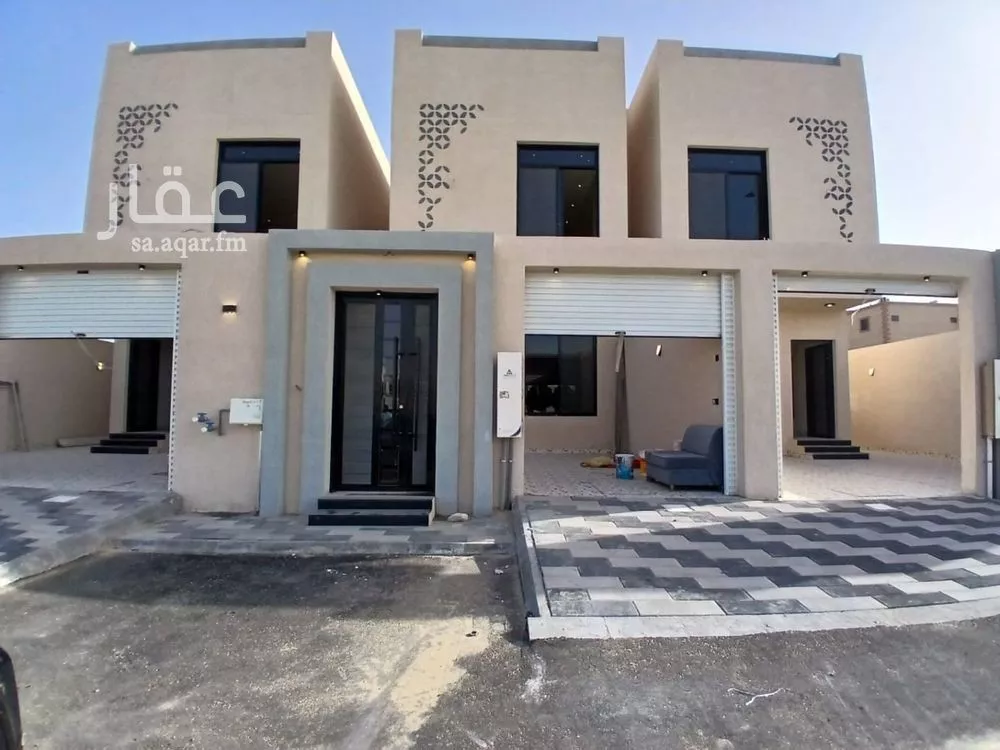 8 bedroom villa in Al Amwaj 5
