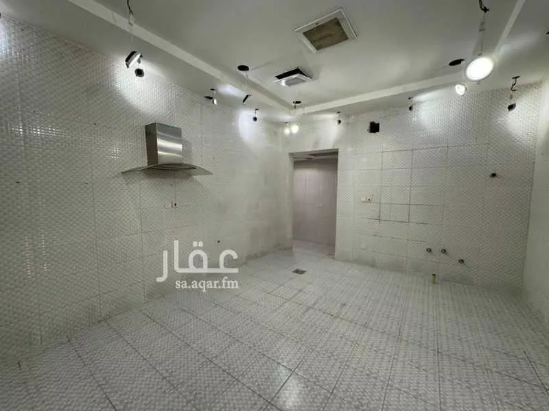 فيلا 5 غرف في النرجس 18