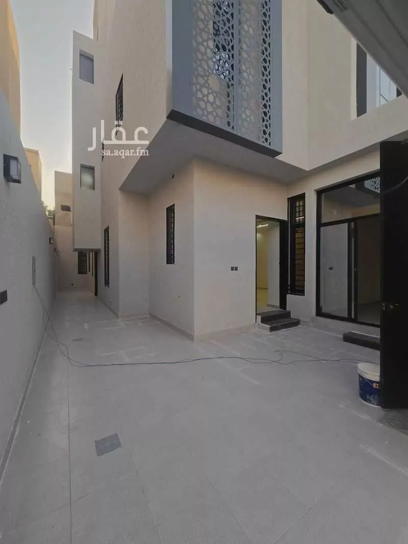 5 bedroom villa in Al Uraija Al Gharbiyah 18