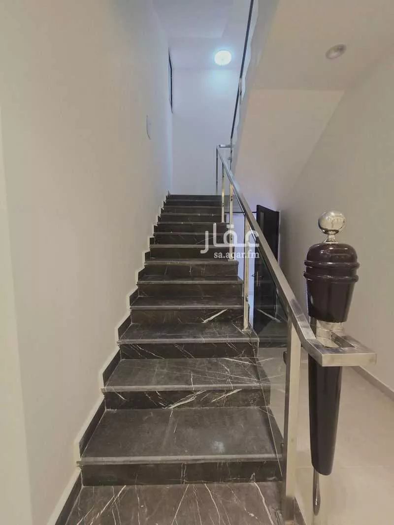 5 bedroom villa in Al Uraija Al Gharbiyah 19