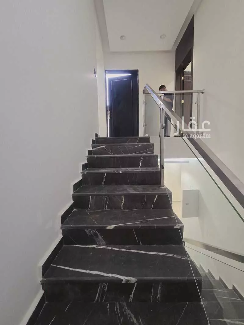 5 bedroom villa in Al Uraija Al Gharbiyah 24