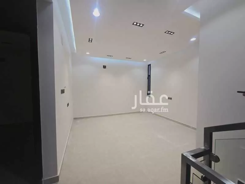5 bedroom villa in Al Uraija Al Gharbiyah 6