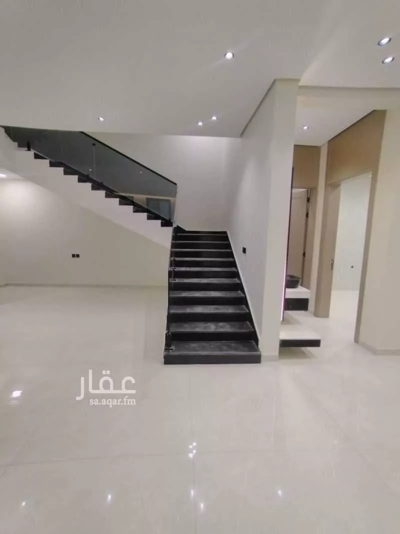 فيلا 7 غرف في ضاحية الملك فهد 11