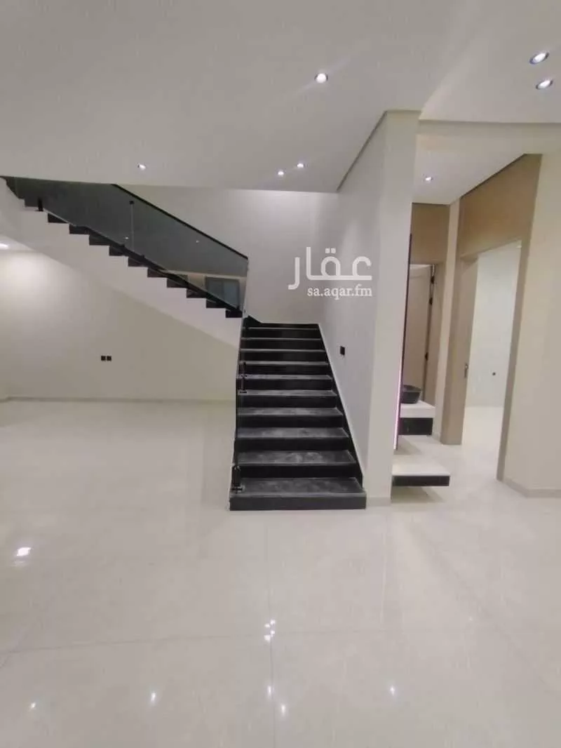 فيلا 7 غرف في ضاحية الملك فهد 10