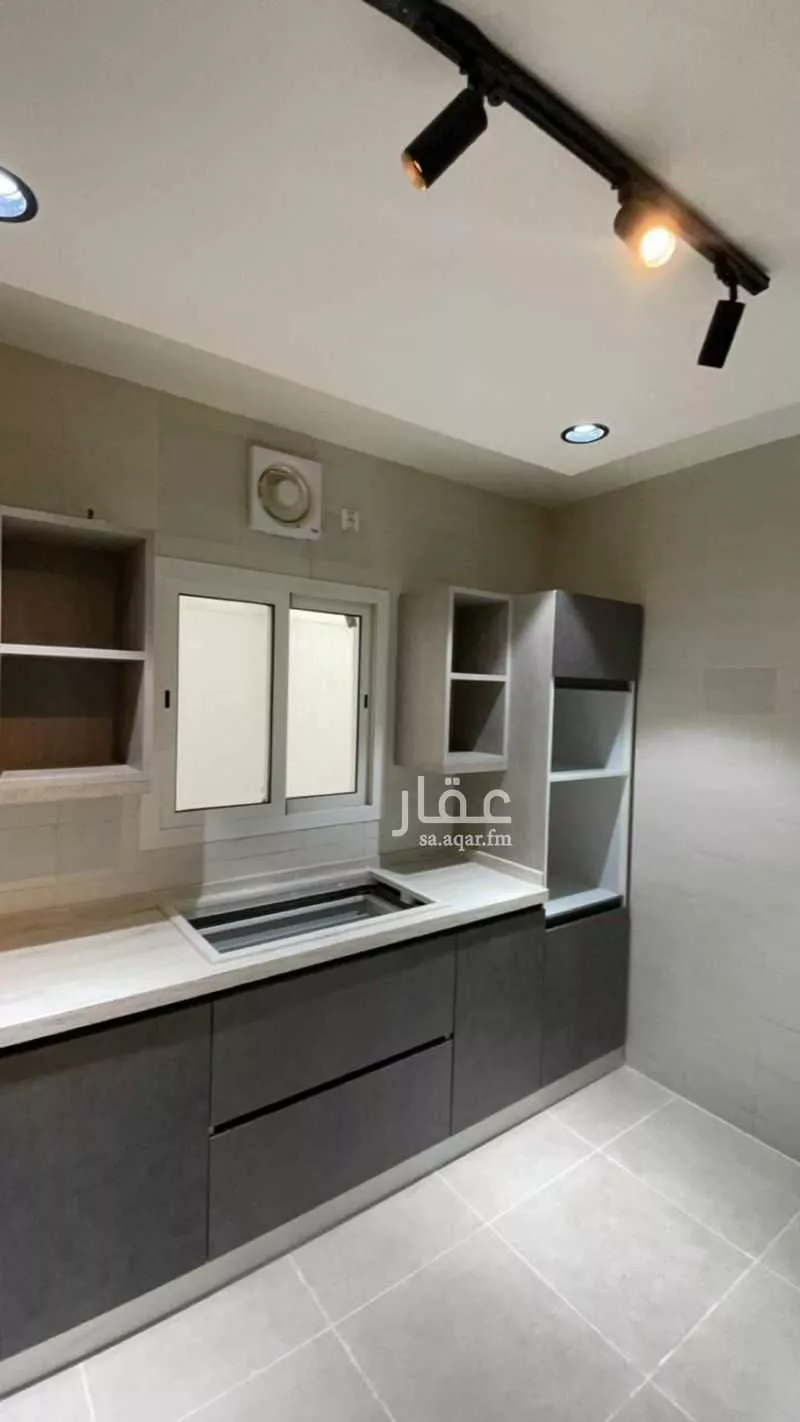 5 bedroom villa in Al Janadriyah 7