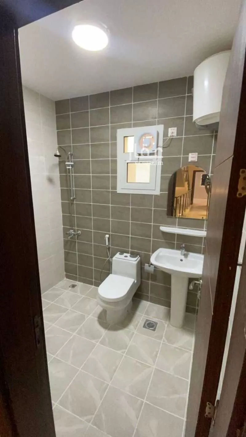 5 bedroom villa in Al Janadriyah 8