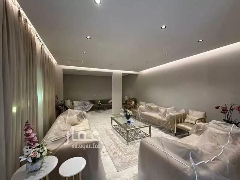8 bedroom villa in Al Malqa 4