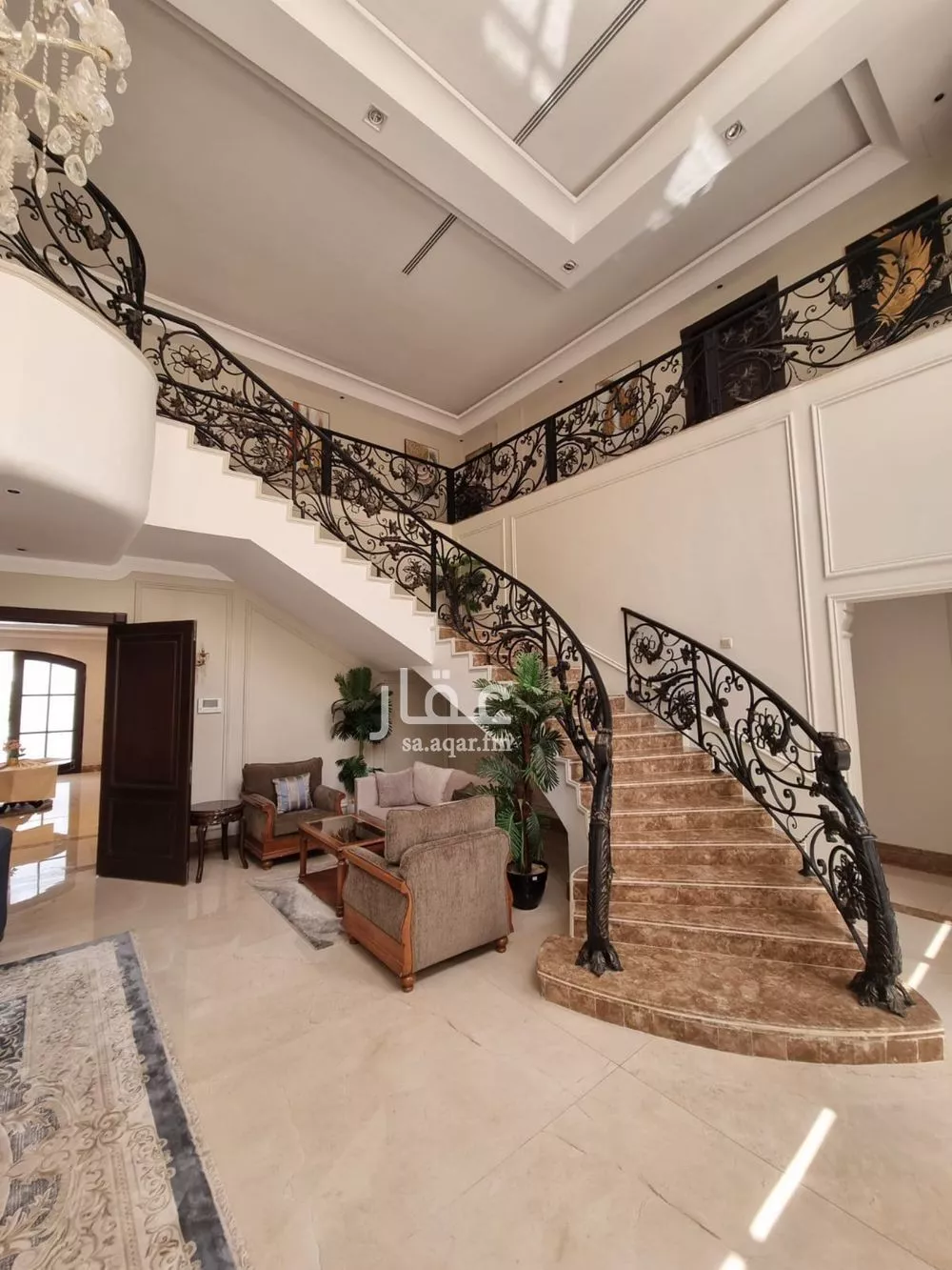 6 bedroom apartment in Al Rabwa 7