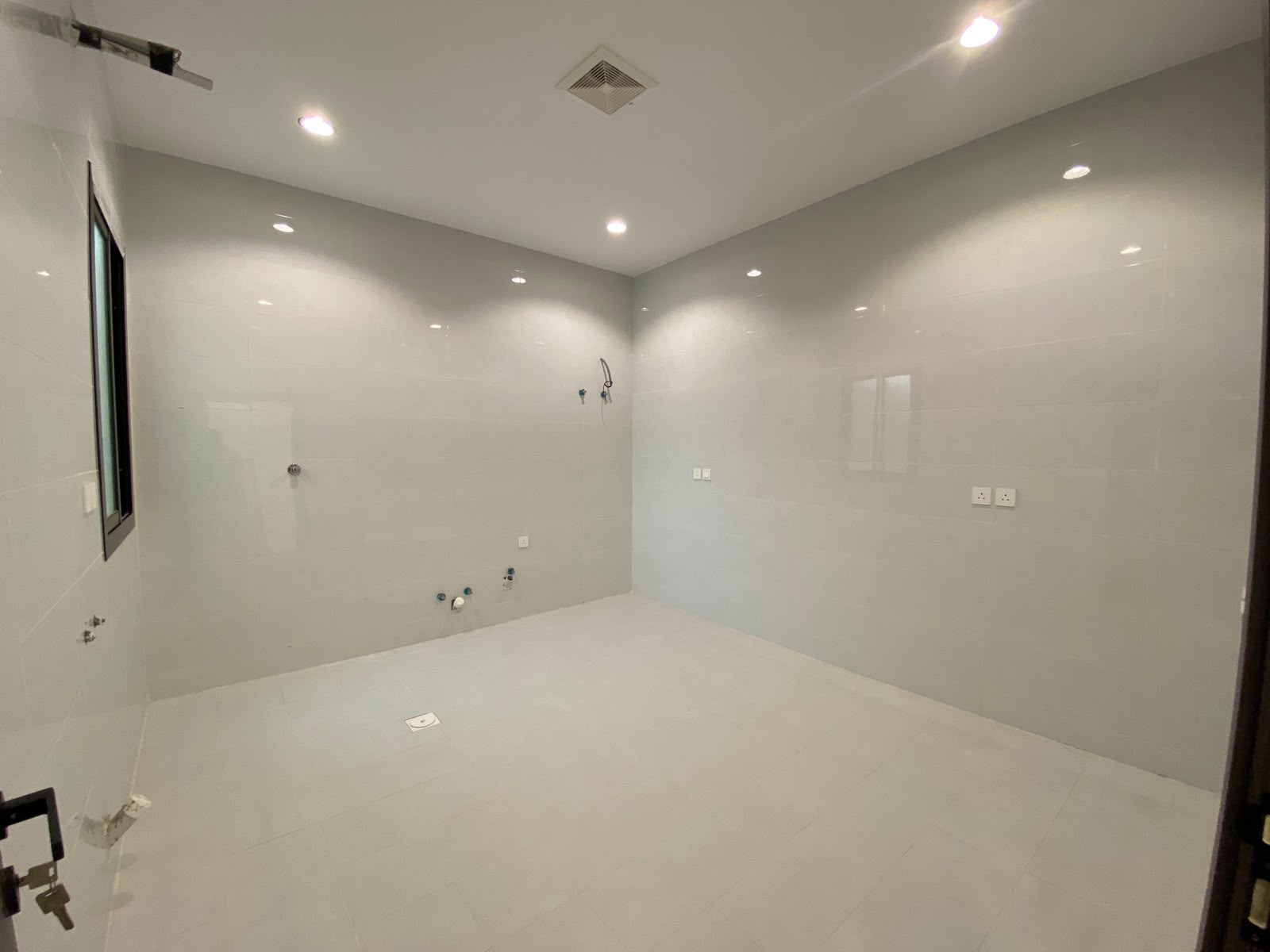 4 bedroom villa in Al Khomrah, Jeddah 11