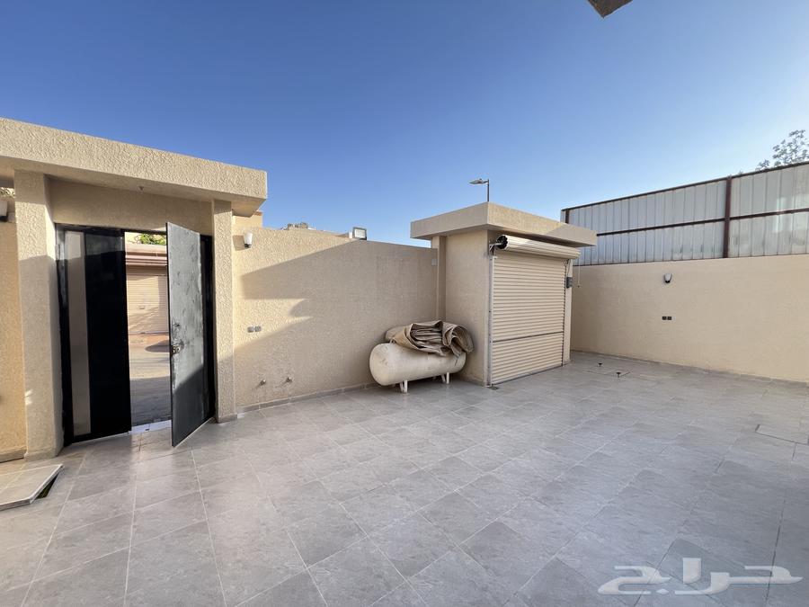 17 bedroom villa in Dhahrat Al Badiah 3