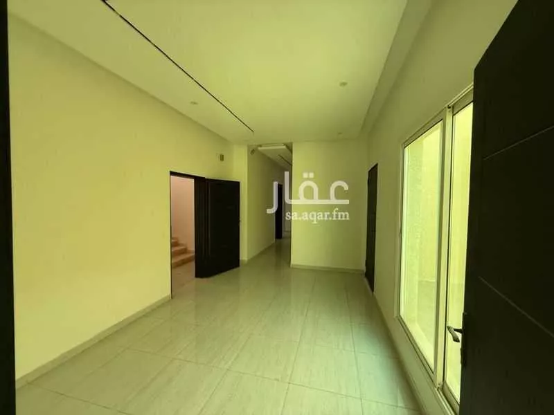 فيلا 5 غرف في الشرق 16