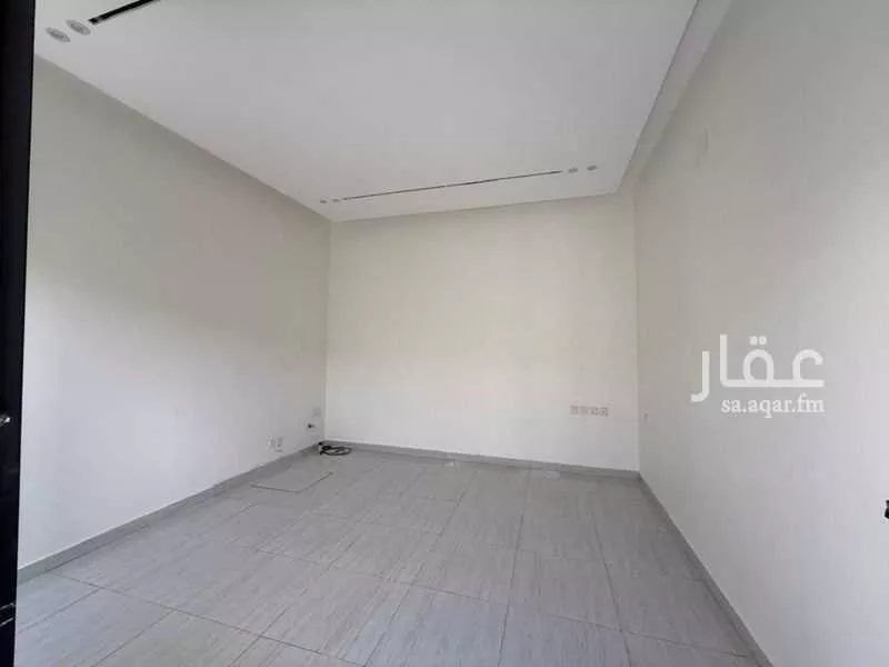 فيلا 5 غرف في الشرق 6