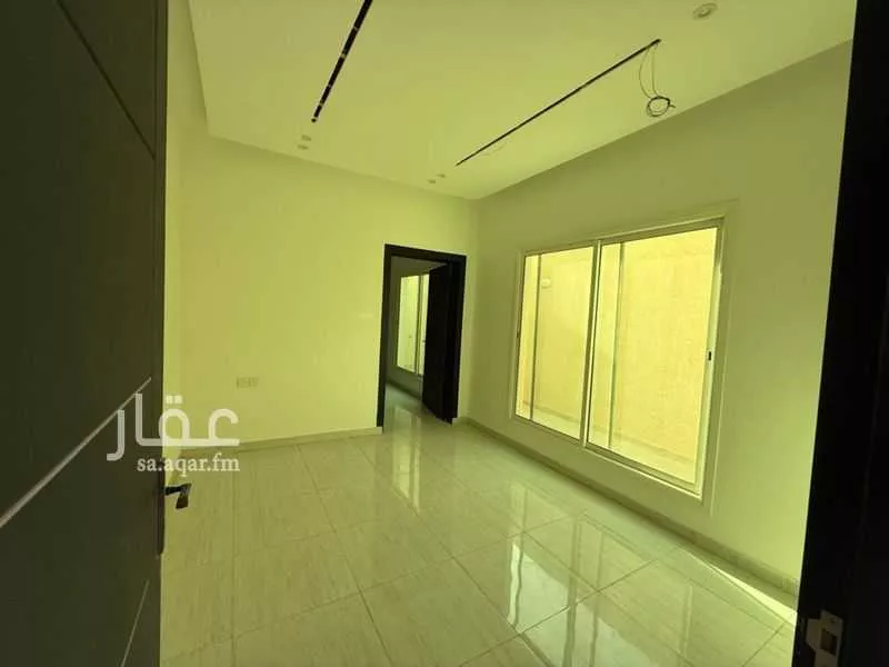 فيلا 5 غرف في الشرق 7