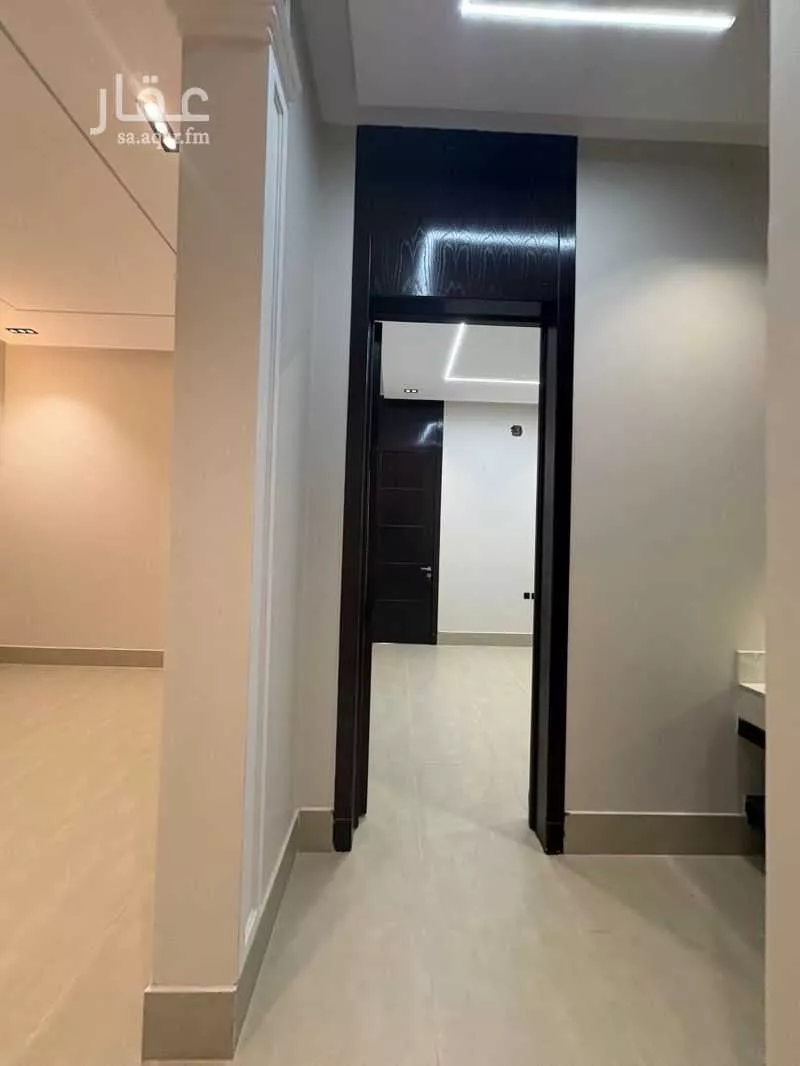 8 bedroom villa in Al Uraija Al Gharbiyah 2