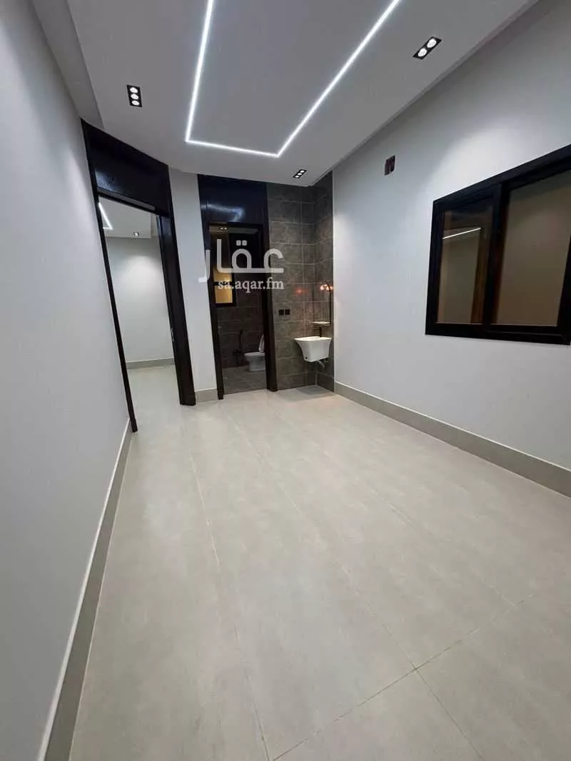 8 bedroom villa in Al Uraija Al Gharbiyah 15