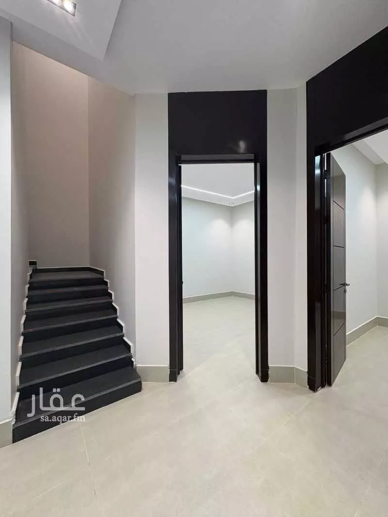8 bedroom villa in Al Uraija Al Gharbiyah 18