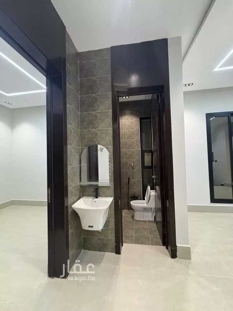 8 bedroom villa in Al Uraija Al Gharbiyah 20
