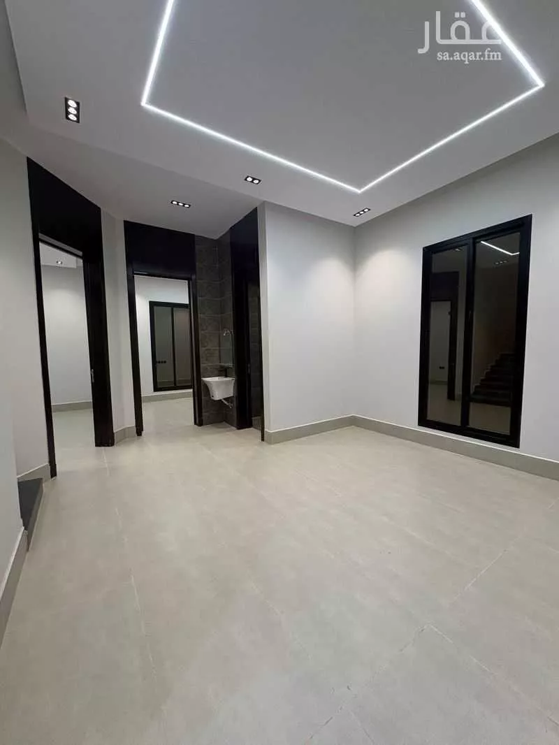 8 bedroom villa in Al Uraija Al Gharbiyah 10