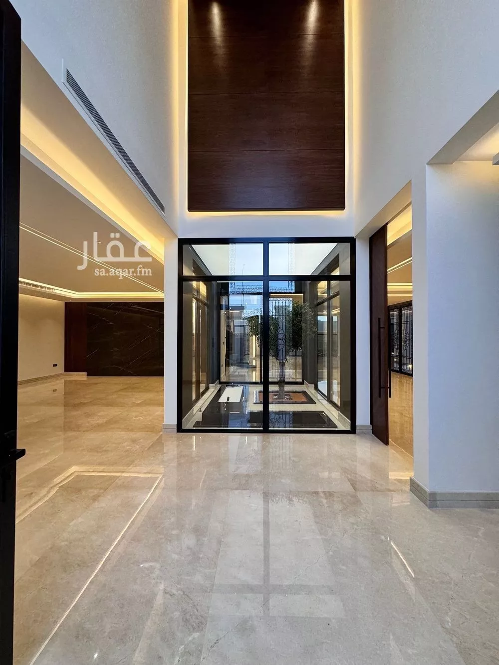 فيلا 8 غرف في الملقا 4