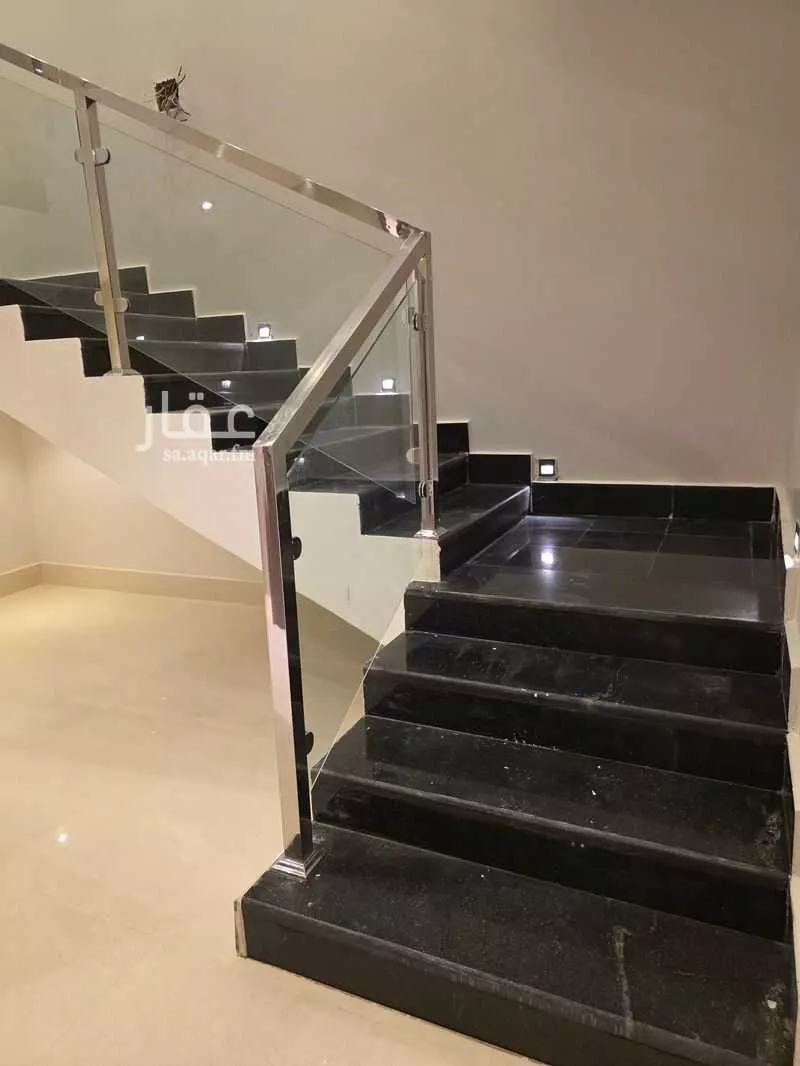 5 bedroom villa in Dirab 8