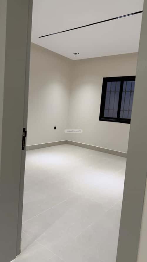 3 bedroom floor in Al Janadriyah 6