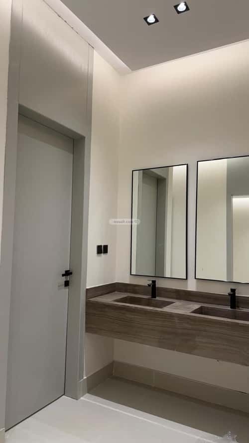 3 bedroom floor in Al Janadriyah 7