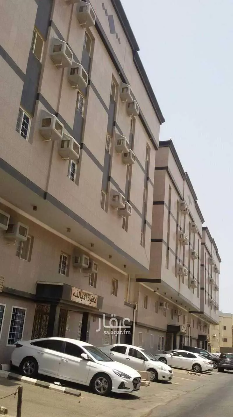 عمارة 3062 م² في مشرفة 8