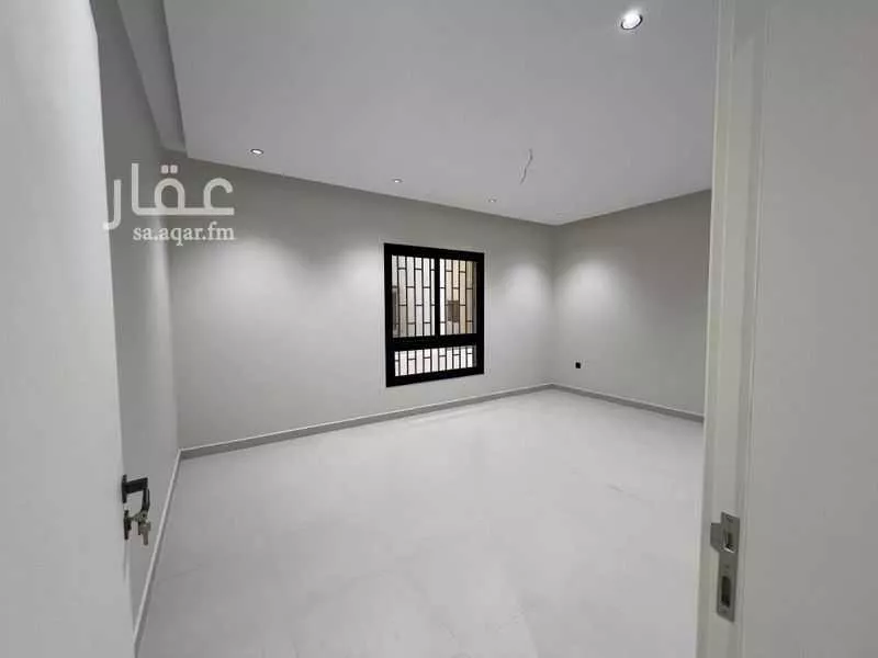 عمارة 2173 م² في مشرفة 8