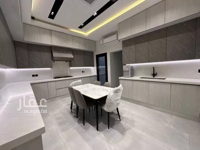4 bedroom villa in Al Mahdiyyah 3
