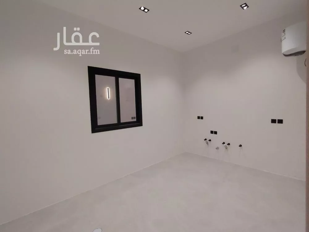 فيلا 5 غرف في القادسية 8