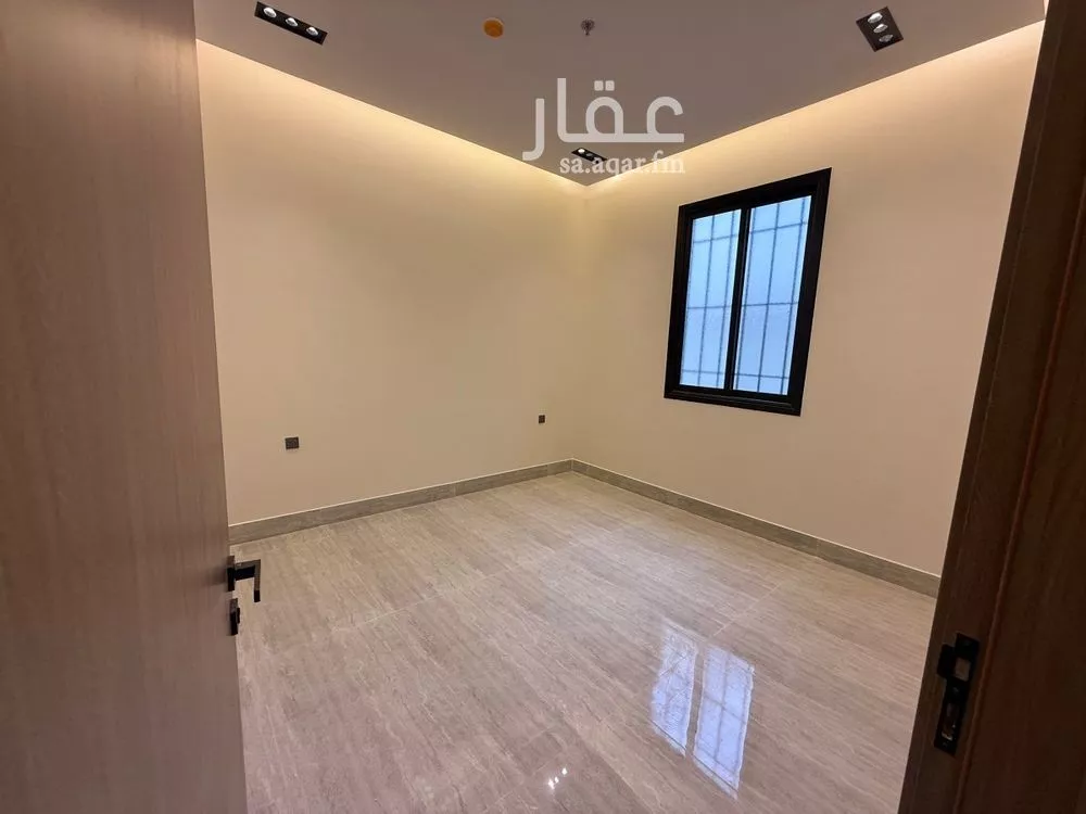 4 bedroom apartment in Al Yarmouk 7