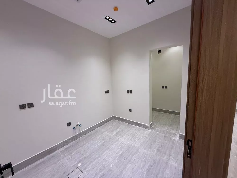 4 bedroom apartment in Al Yarmouk 8