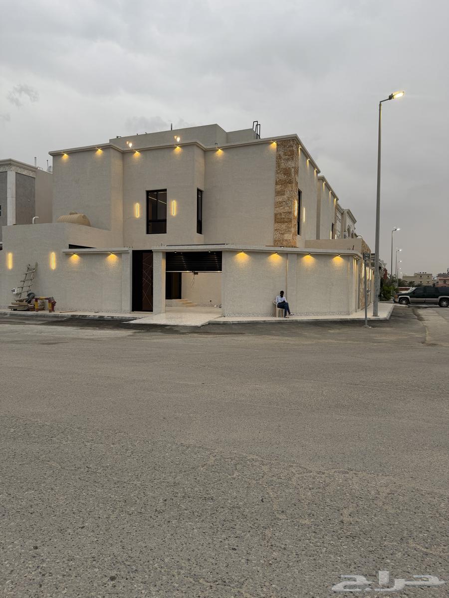 فيلا 7 غرف في ضاحية الملك فهد 2