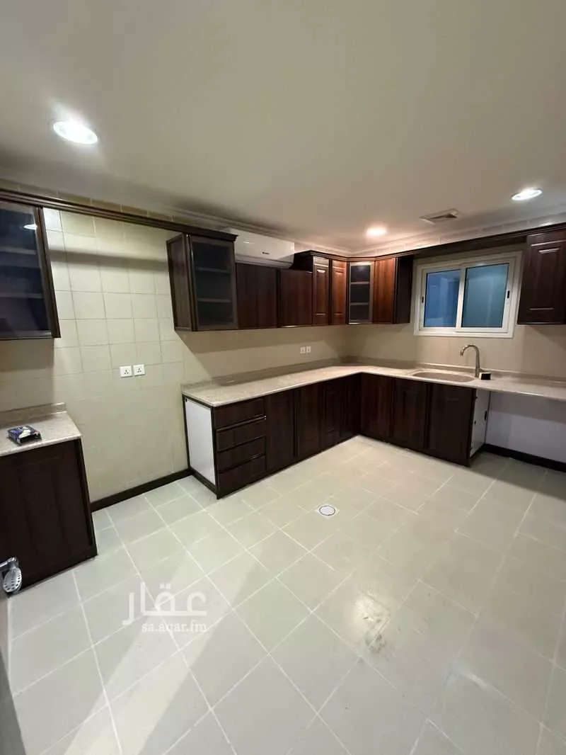 عمارة 1115 م² في القصور 3