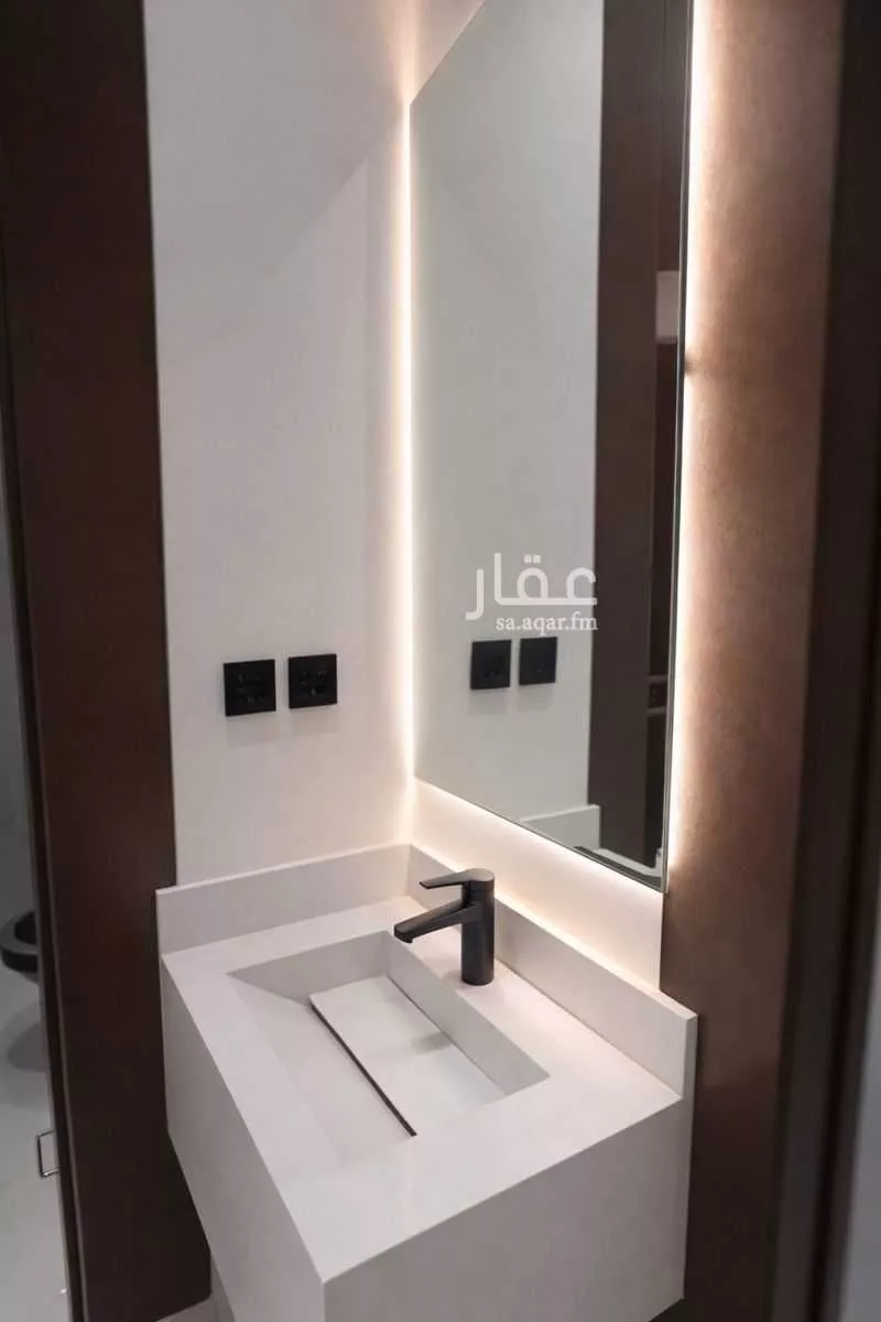 4 bedroom villa in Al Janadriyah 7