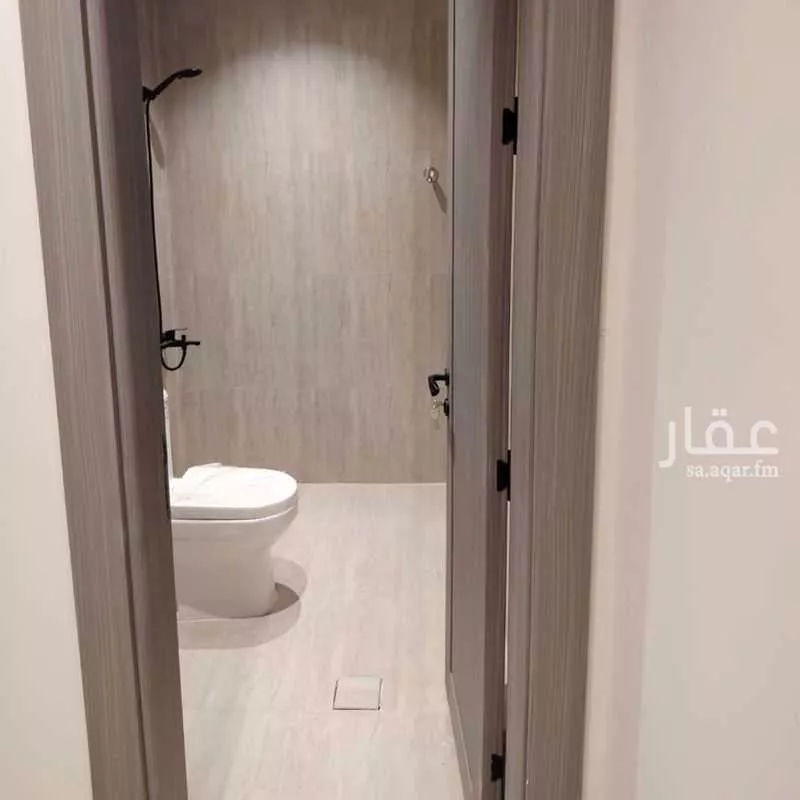 شقة 4 غرف في الحمرا 14