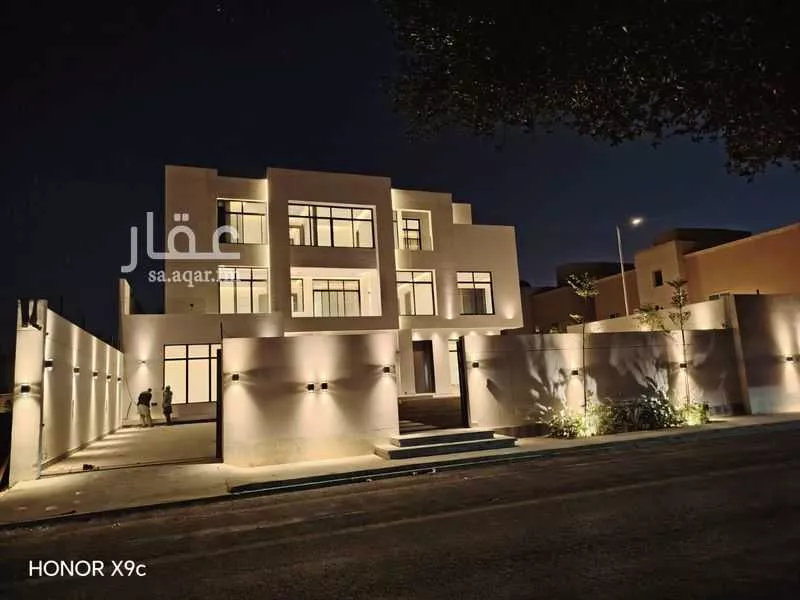 فيلا 7 غرف في الملك عبدالله 3