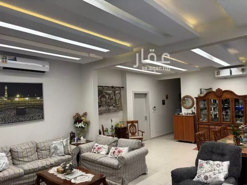 9 bedroom villa in Al Wadi 6