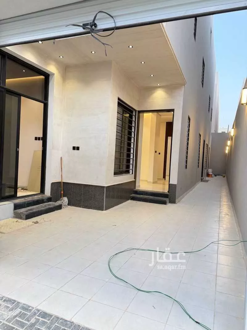 4 bedroom villa in Al Janadriyah 2