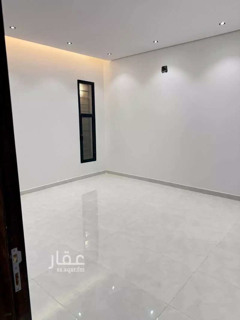 4 bedroom villa in Al Janadriyah 11