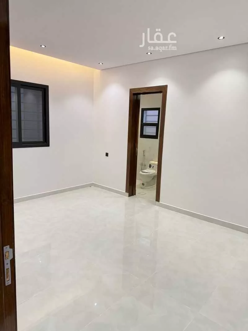 4 bedroom villa in Al Janadriyah 15