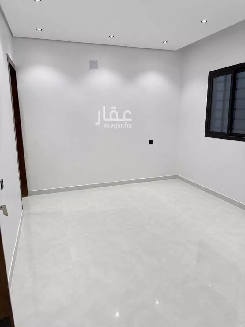4 bedroom villa in Al Janadriyah 16
