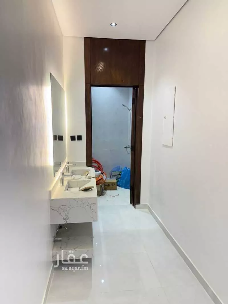 4 bedroom villa in Al Janadriyah 5