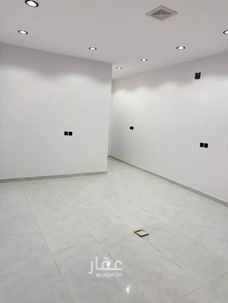 4 bedroom villa in Al Janadriyah 8