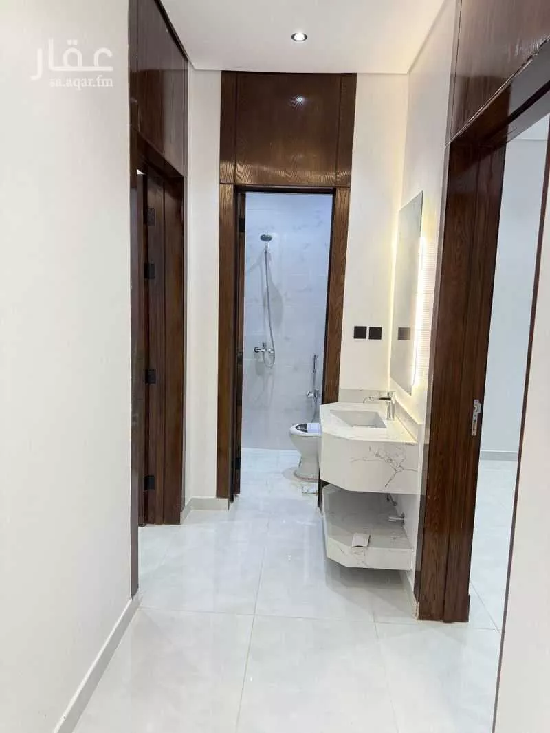 4 bedroom villa in Al Janadriyah 10