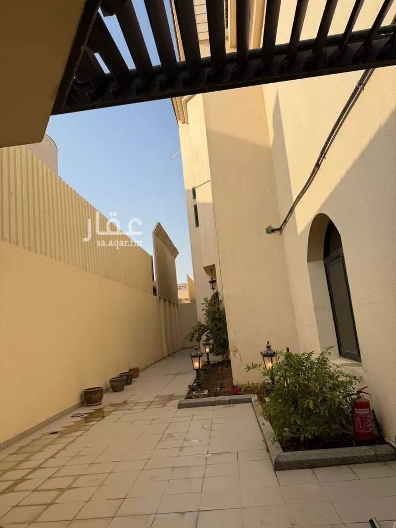 فيلا 4 غرف في العليا 6