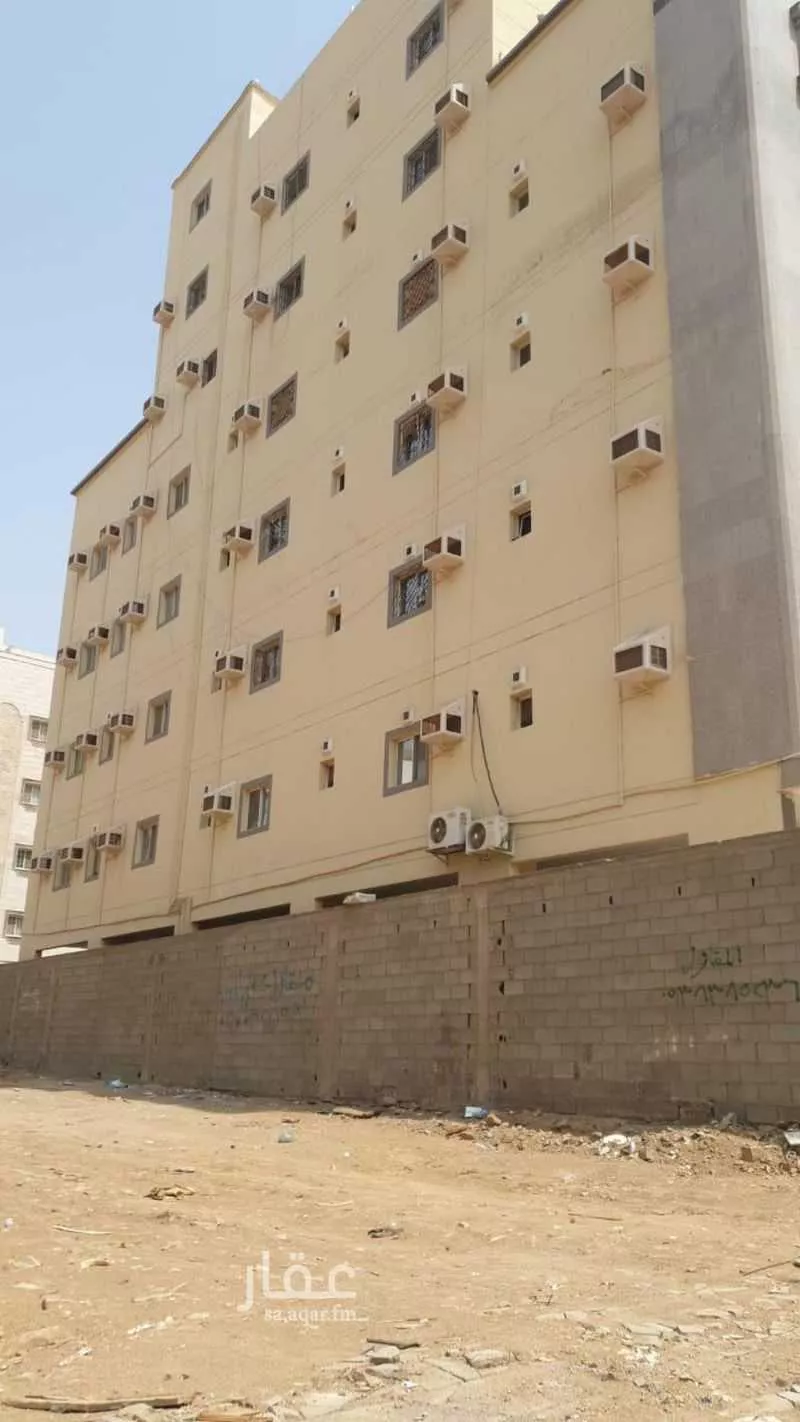 عمارة 741 م² في الواحة 6