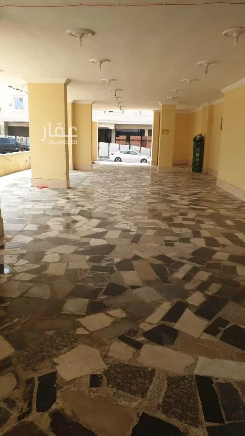 عمارة 741 م² في الواحة 8