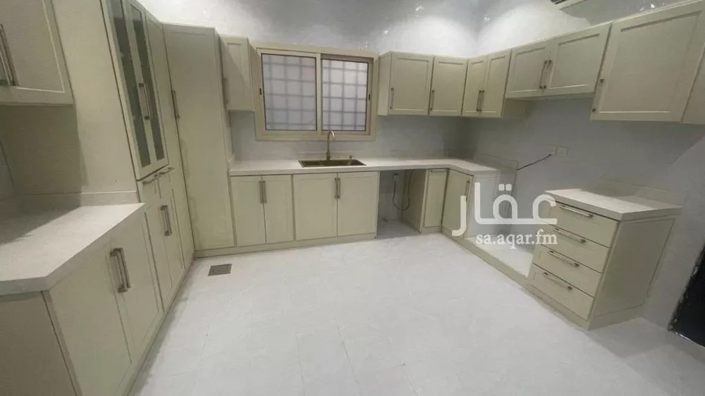 6 bedroom villa in Al Qairawan 2
