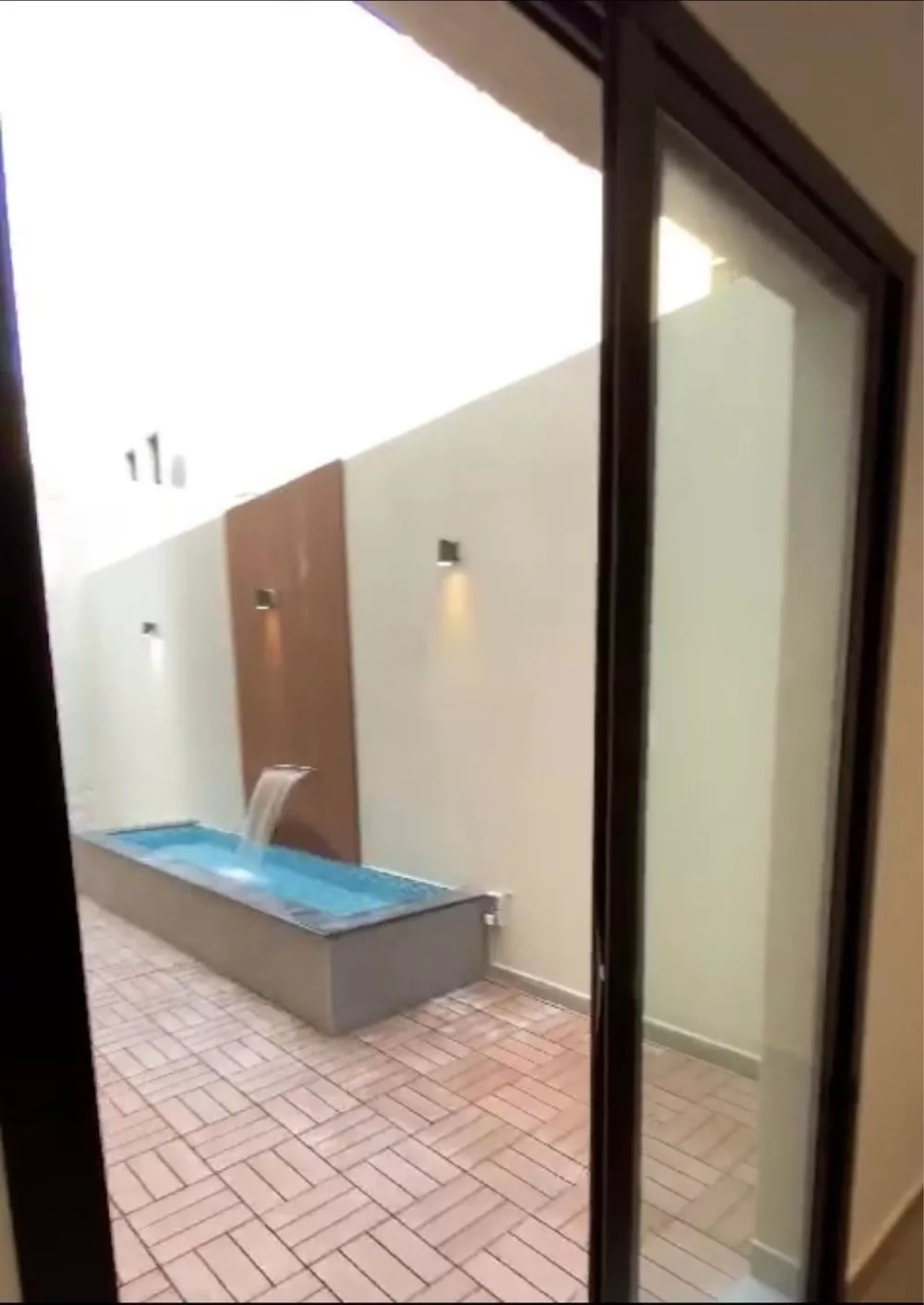 فيلا 5 غرف في العارض 8